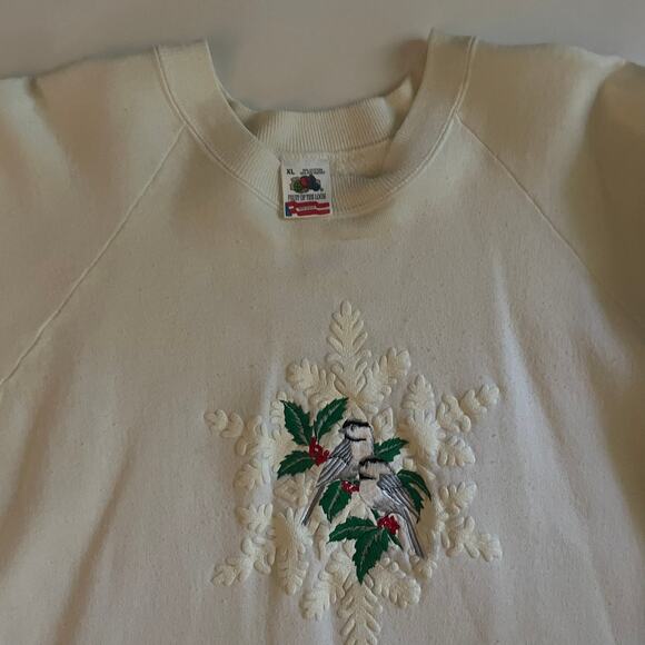 Vintage 90s Cottagecore Christmas Mistletoe Birds Snowflake Crewneck Sweatshirt - Picture 2 of 6